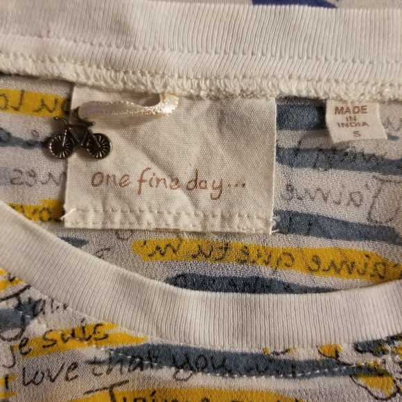 $$Yellow, Gray & White One Fine Day Top$$ - Picture 3 of 4